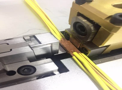 Soldagem de cabo metálico ultrassônico para soldagem na indústria automotiva